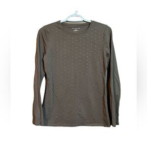‎3 for $30! Ann Taylor long sleeve studded tee